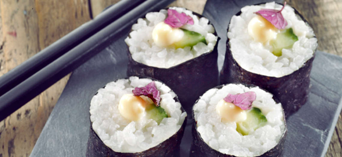 Maki au concombre et sa garniture au gouda