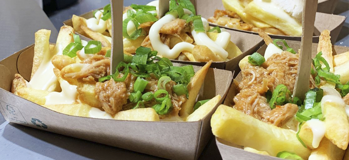 Frites nachos à l’effiloché de poulet et au fromage extra affiné