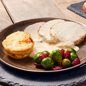 Roulade rôtie, sauce poivre-fromage et muffin de gratin de patate