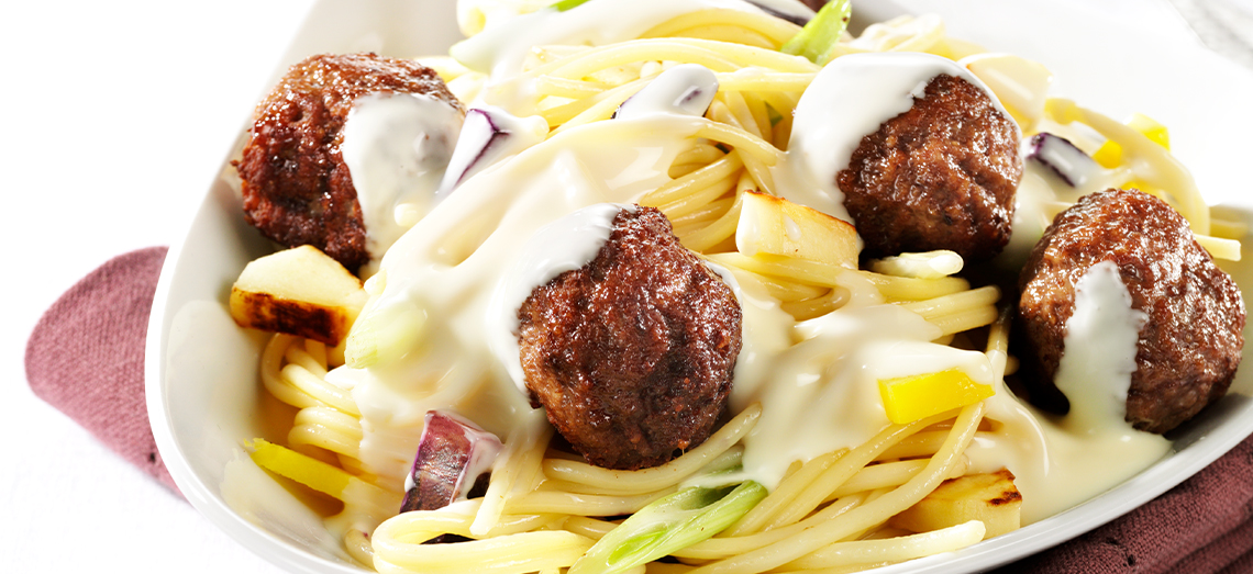 Spaghetti met Goudse kaas en vers gedraaide gehaktballetjes
