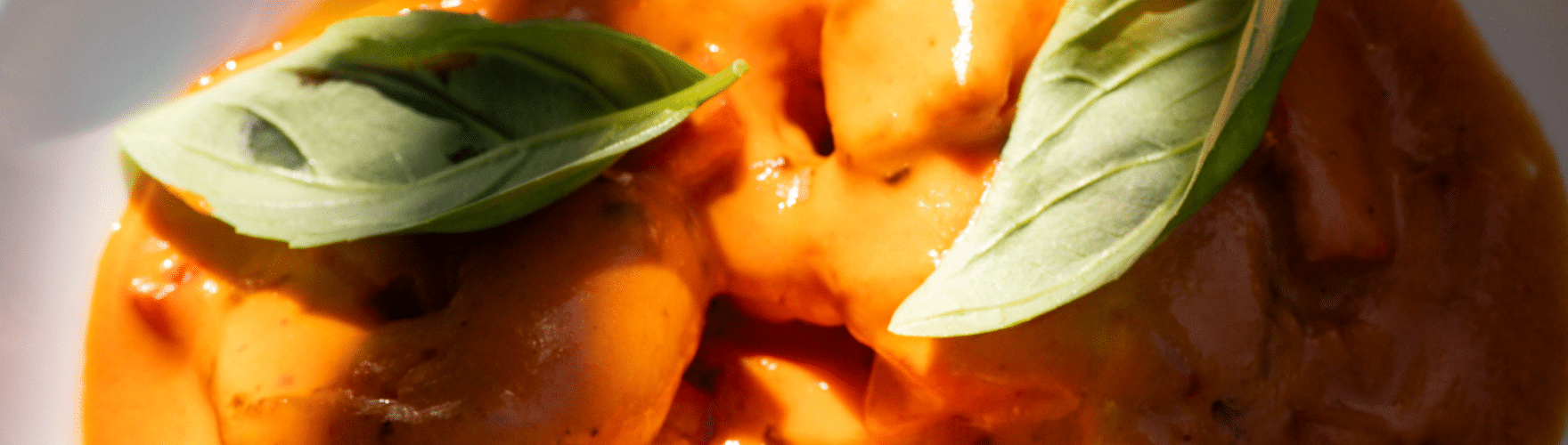 Romige scampi’s in een pittige saus van ERU Goudkuipje Sambal