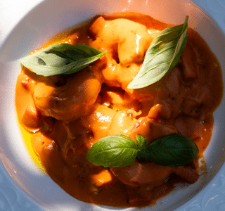 Romige scampi’s in een pittige saus van ERU Goudkuipje Sambal