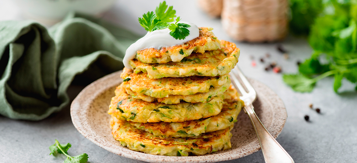 Käse-Reibekuchen mit Zucchini, Kartoffeln und Gouda
