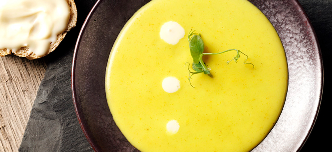 Würzige Hühner-Currysuppe mit Gouda