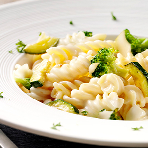 Fusilli mit cremigem Brie, Broccoli und Zucchini