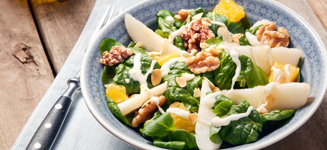 Salade de printemps avec sa sauce au bleu