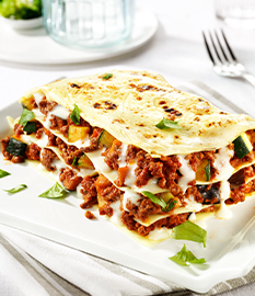 Creamy lasagne with Gouda cheese and minced beef