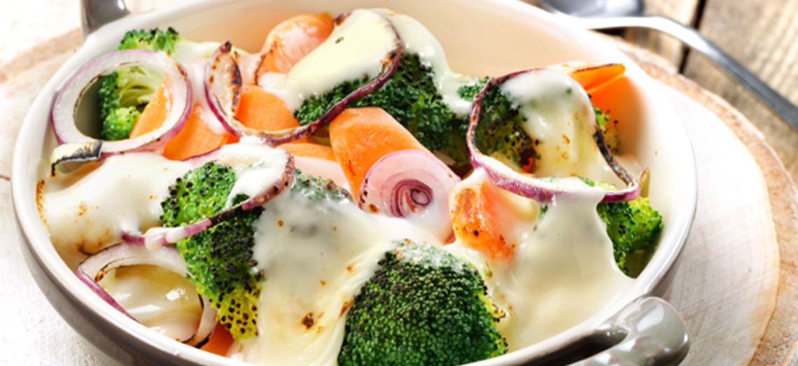 Gratin of vegetables with brie