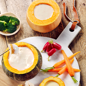 Cheese fondue with Roquefort, brie and goat’s cheese