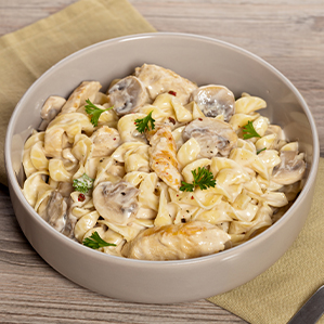 Tagliatelle with chicken, chestnut mushrooms and Parmesan