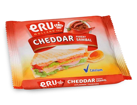 Vegetarische nachoschotel met tomaat, ui en sambal