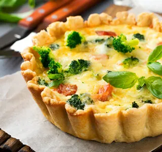 Privé: Quiche lorraine met ERU Bio Slices, broccoli en spekjes